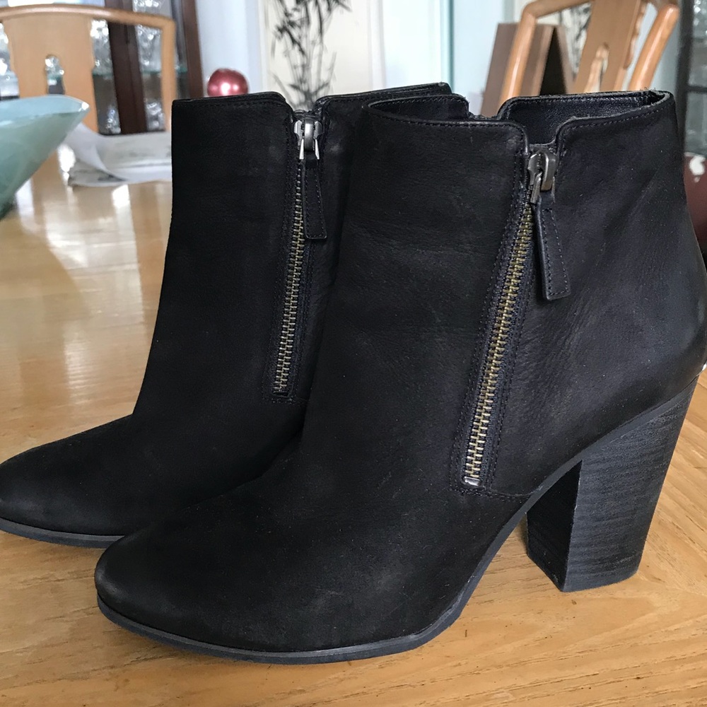 Michael Kors suede leather black bootie 9